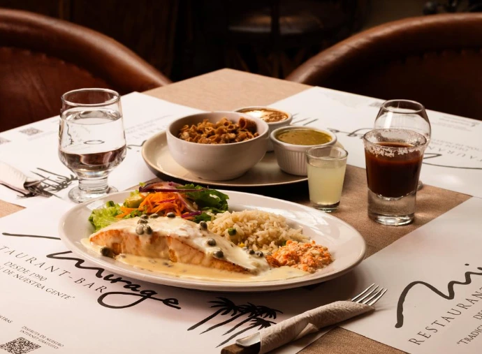 Platillo de cocina mexicana servido en Restaurant Mirage
