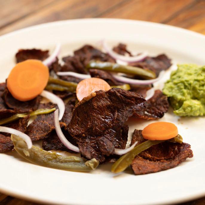 Cecina de res con guacamole y chiles en Restaurant Mirage